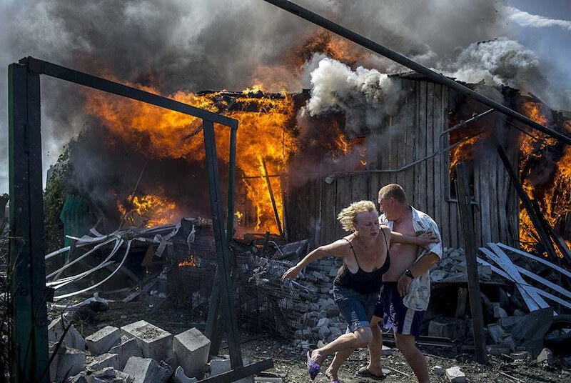 ウクライナ東部の虐殺…
